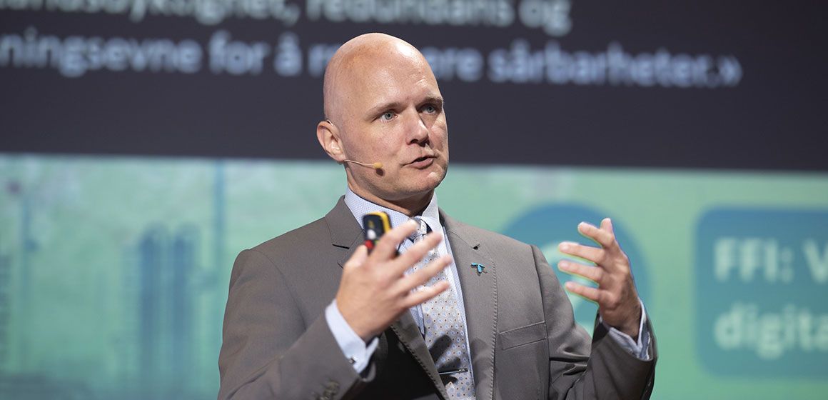 Rolv Hauge i Telenor presenterer rapporten Digital Sikkerhet 2022