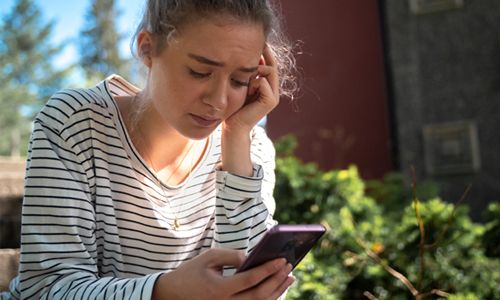 Få hjelp hvis du blir utsatt for nettmobbing med Nettslett. 