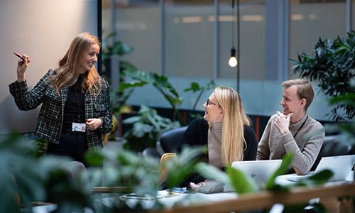 Telenor-ansatte på jobb