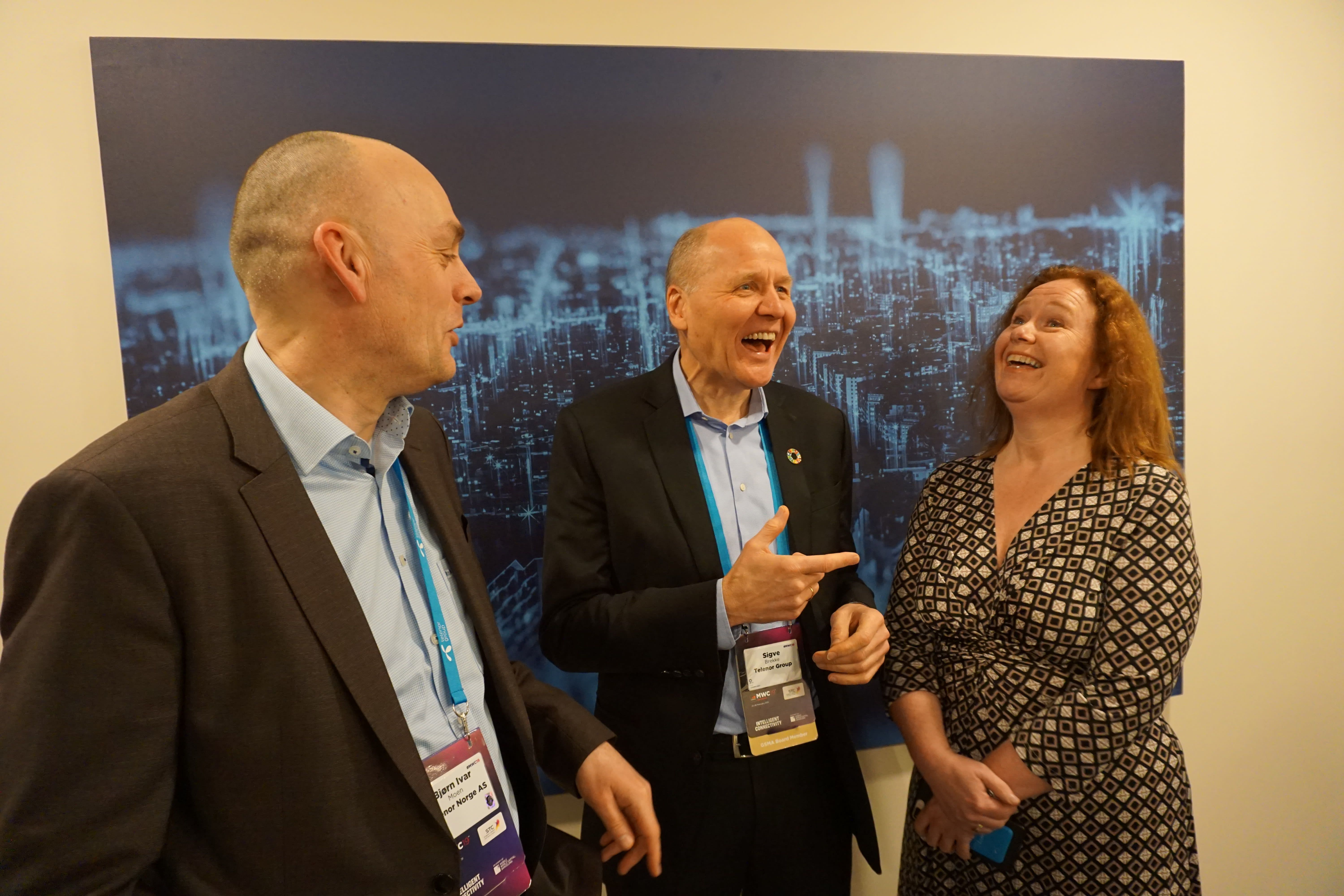 Telenor's management announces that the company will launch a new 5G pilot in Norway  (LTR: Bjørn Ivar Moen, Sigve Brekke and Ingeborg Øfsthus). Photo: Anders Krokan