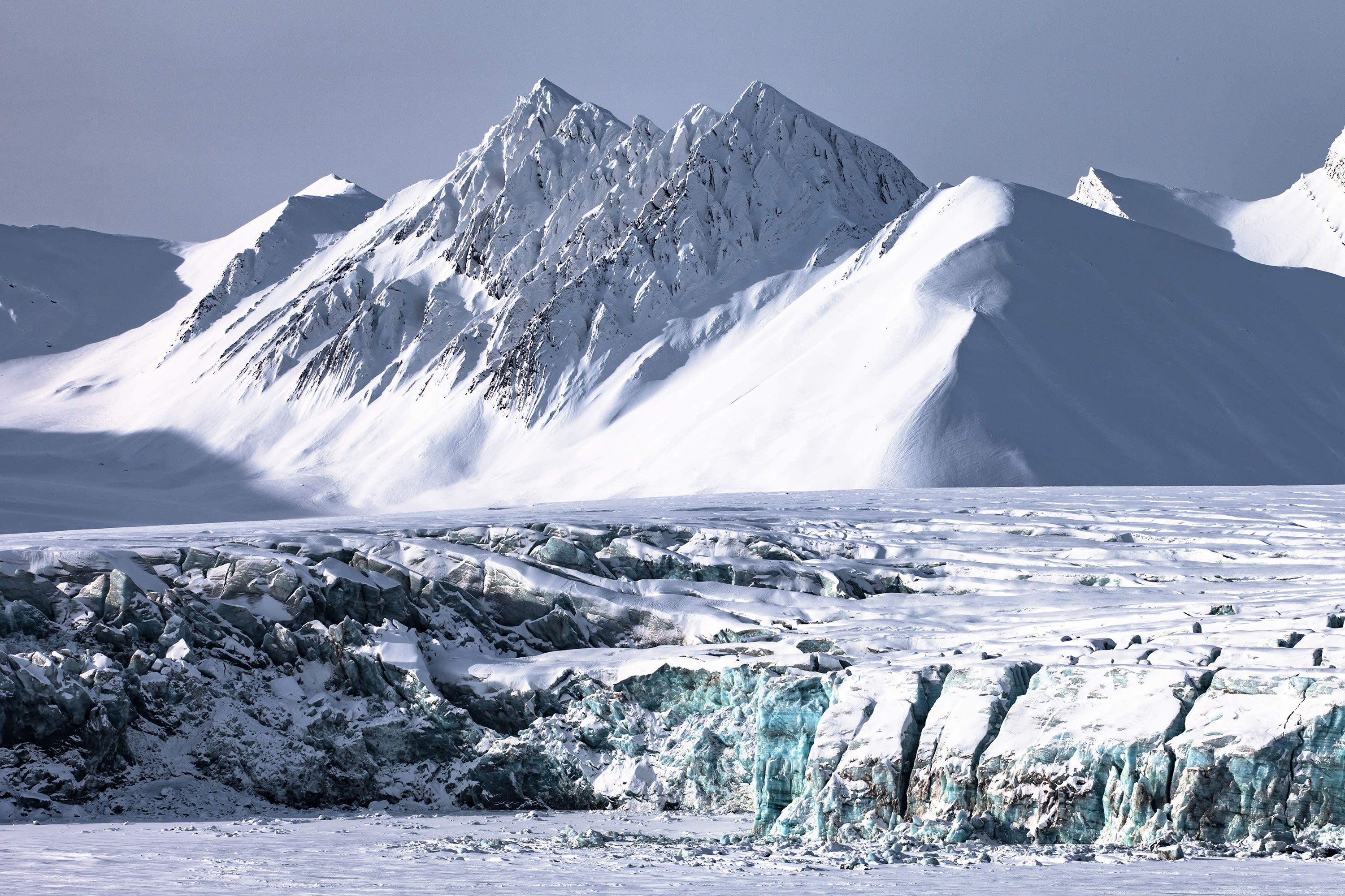 Telenor åpner en 5G-pilot på Svalbard, hvor det nye mobilnettet skal testes i arktisk klima (Foto: Einar Jenssen).