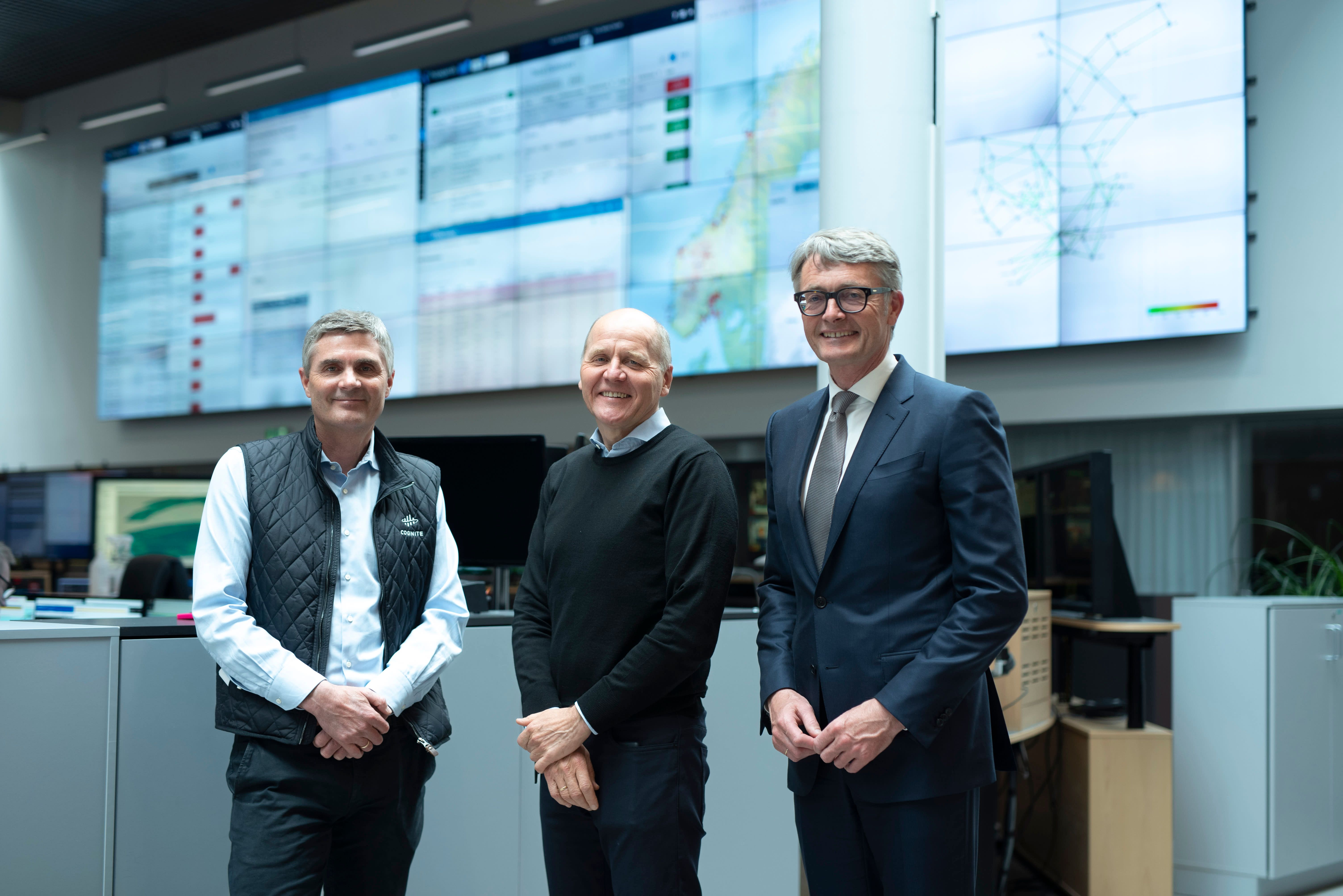 John Markus Lervik, Sigve Brekke og Øyvind Eriksen representerer eierne av Omny, det nye software sikkerhetsselskapet som etableres. Foto: Martin Fjellanger.