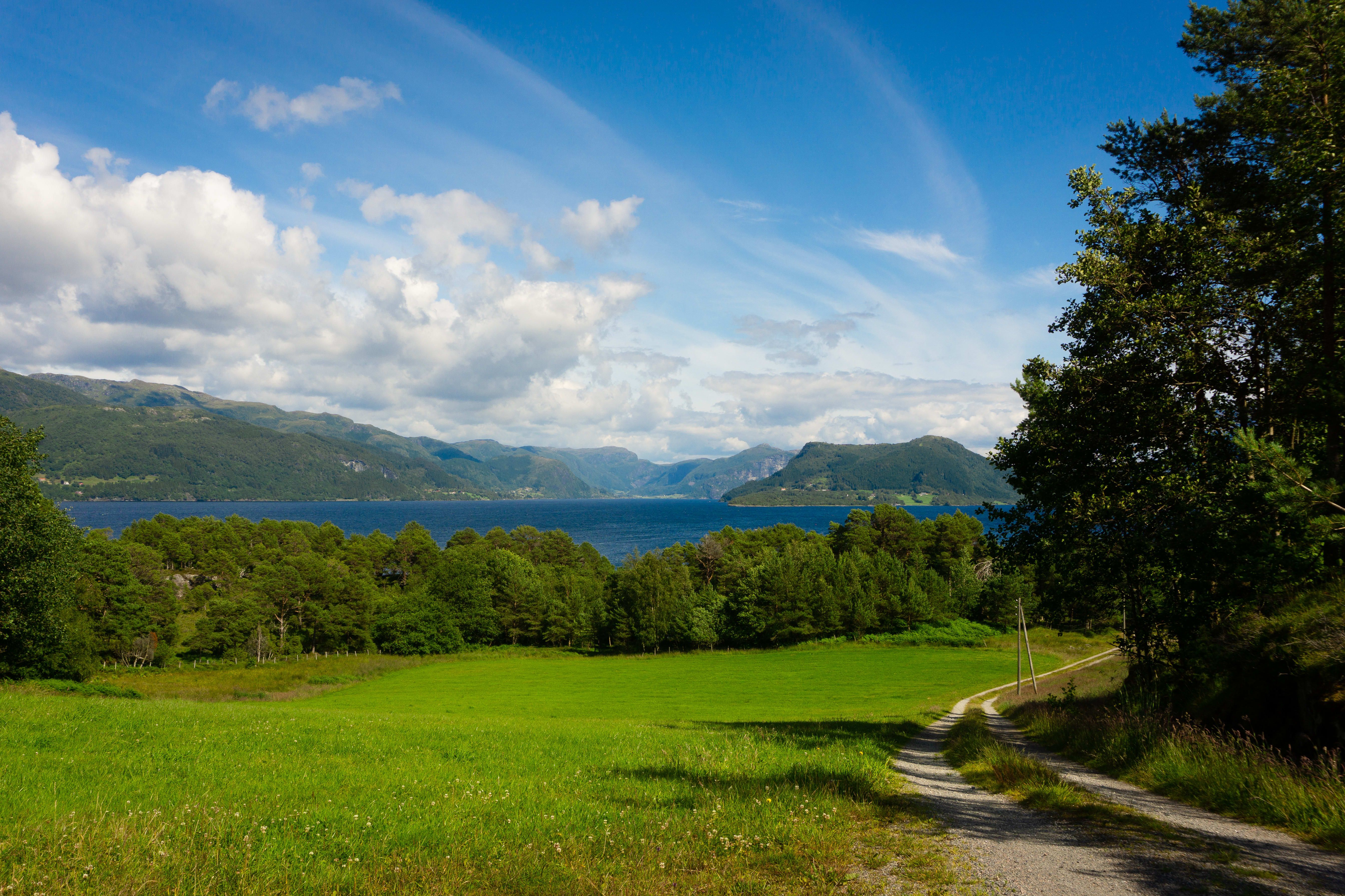 Flokeneset i Askvoll kommune. (Alle foto: Fredrik Halvorsen/Telenor)