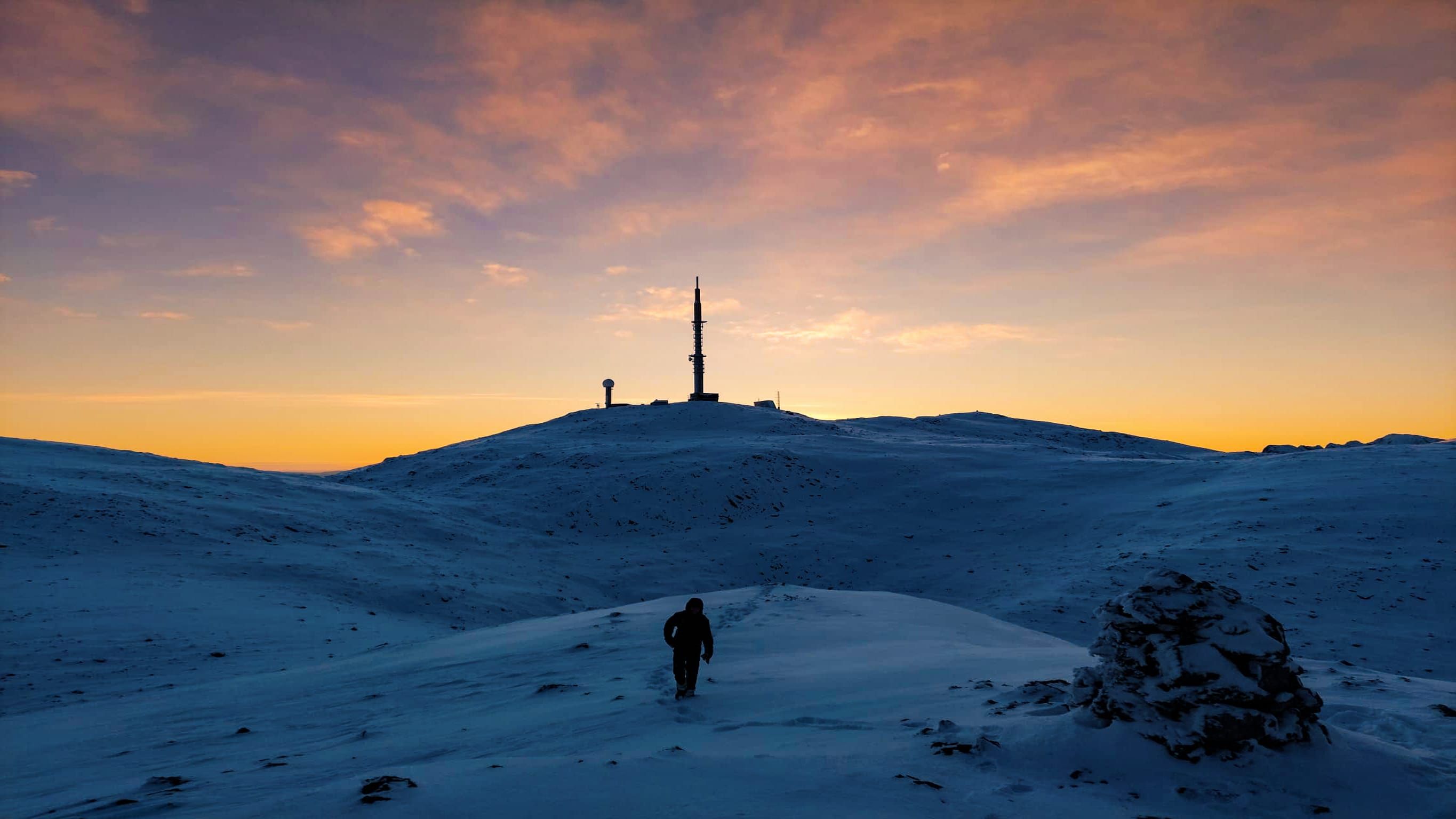 Med landets største nett har Telenor nå drøyt 8700 basestasjoner over hele landet. Det gir omfattende dekning. Likevel bør du tenke på mobilvettreglene før du legger ut på tur. Foto: Erik Holelien