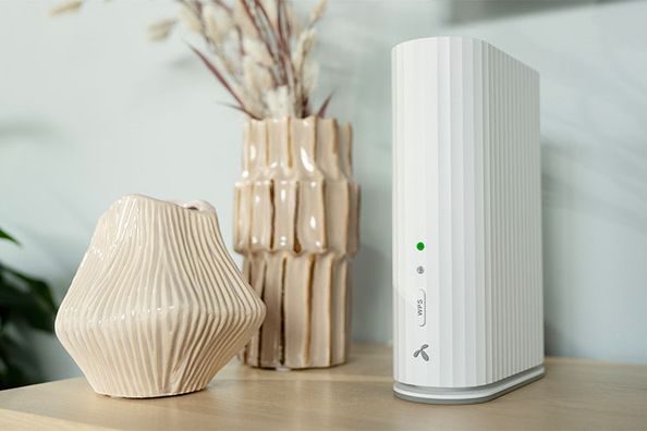 Wifi ruter II plassert på benk