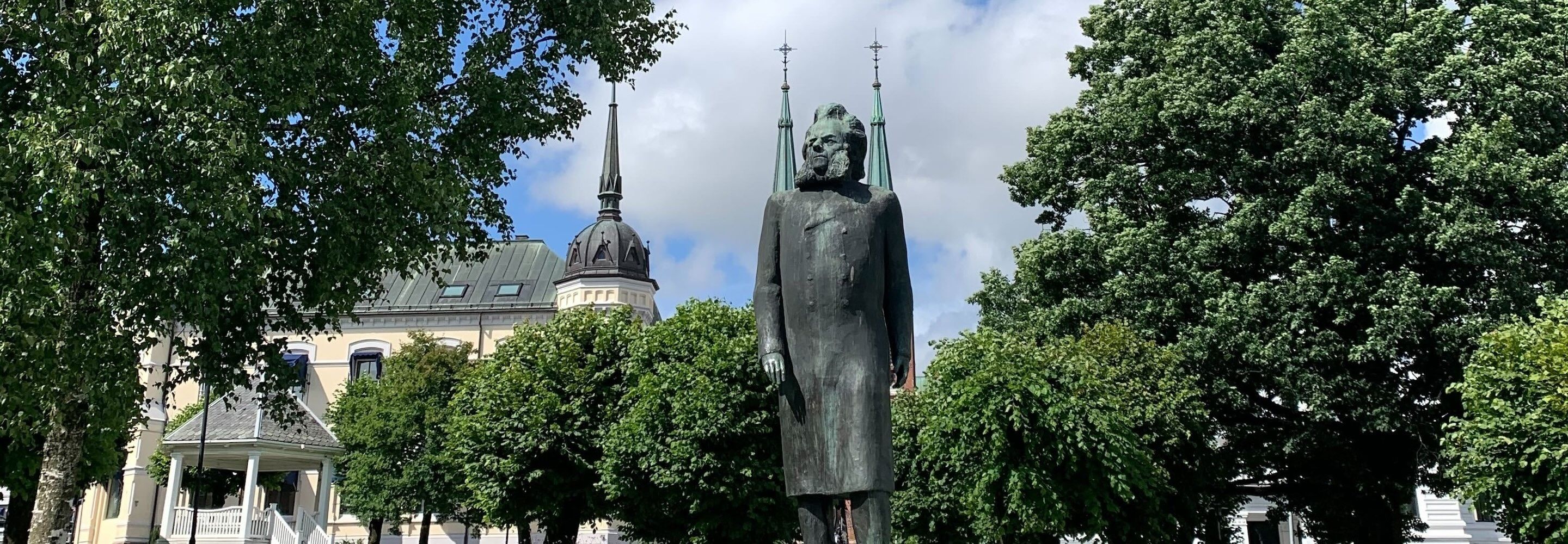 5G i Skien: Ibsen-statuen Skien