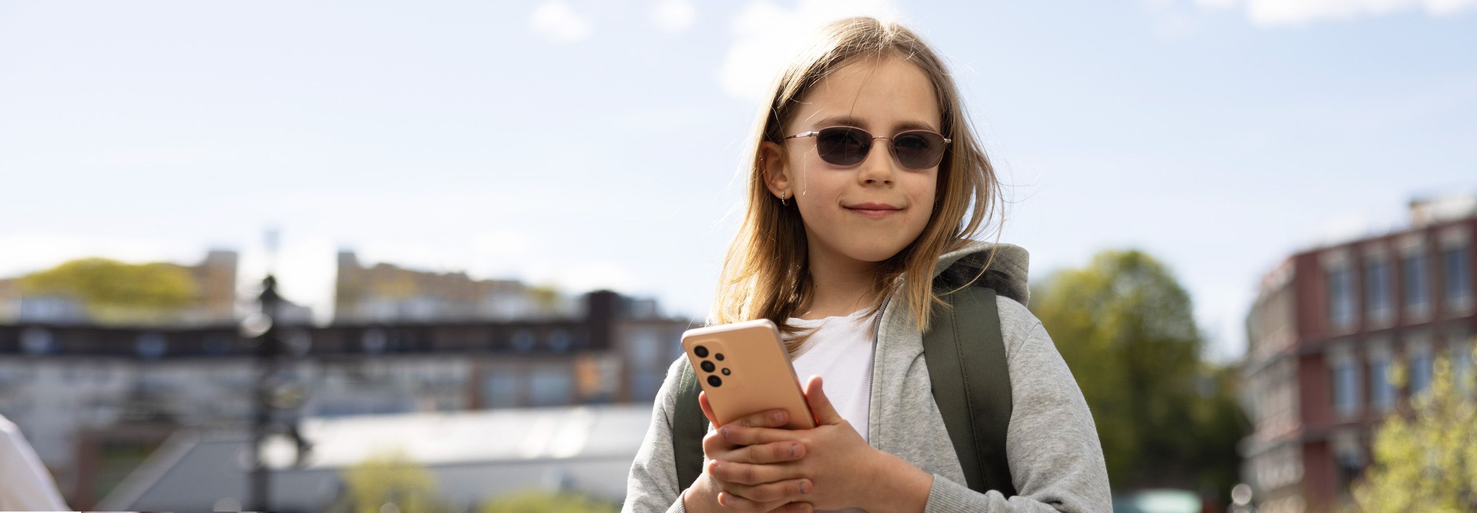 Det er viktig å gjøre barn trygge på sin første mobil.