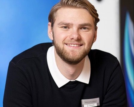 Simen Aaslund hos Telenorbutikken Fornebu