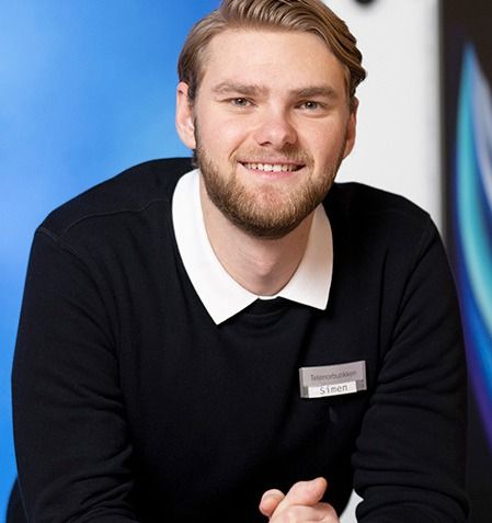 Simen Aaslund hos Telenorbutikken Fornebu