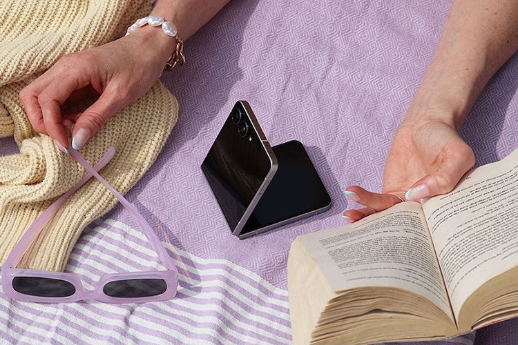 den nyeste brettbare mobilen samsung galaxy z flip7